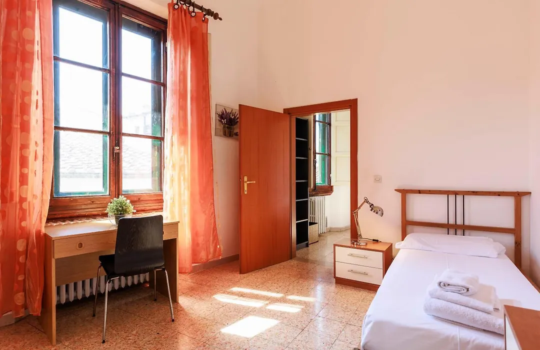 Faenza Huge Apartment-1